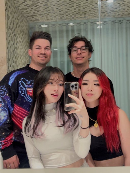 1 pic. Just a couplea nerds @Average_Jonas @Jollztv @jerbifer ? https://t.co/FSEypBgwtX
