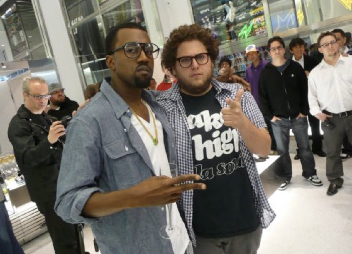 OvOBrezzzy's tweet image. This don’t even look real this look like a gta loading screen