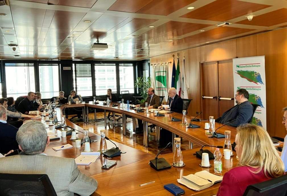 danifre1's tweet photo. Ieri con @SergioLoGiudice in @RegioneER all' avvio del tavolo del Patto per il Lavoro Sociale. 
Il tema è centrale per il Piano per l'economia sociale perché non può esserci un'economia sociale forte senza lavoro sociale di qualità. https://t.co/G2r88H7KG1