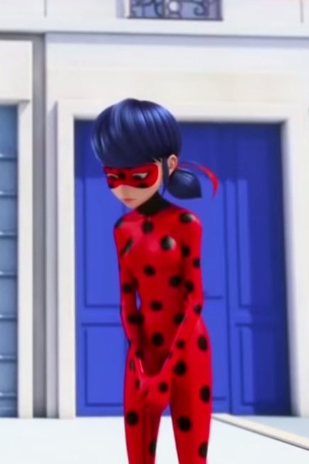 she's so adorable 😭😭