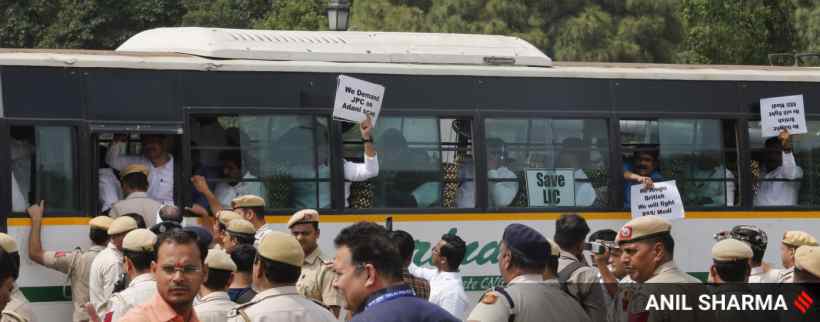 IndianExpress's tweet photo. #InPics | Congress leaders protest against #RahulGandhi disqualification in Parliament
#LokSabha

#ExpressPhoto by @anilsharma07 
https://t.co/pAtHVdMno6 https://t.co/ONDcBq6gJX