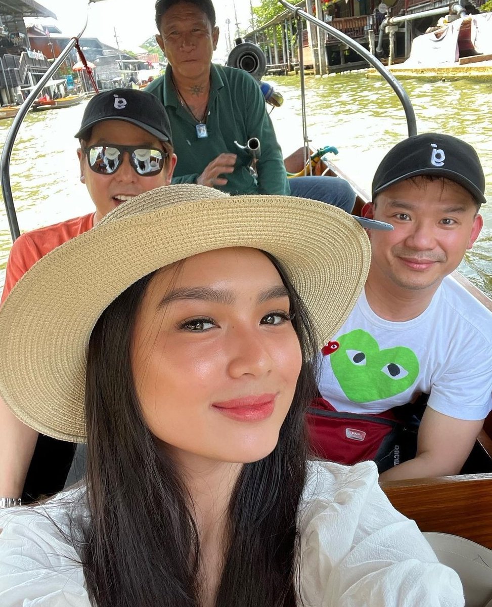 TitasOfCarrels's tweet photo. Our dear carrel is enjoying her stay in Thailand with her team! Yay 🥹🥰 Enjoy ka lang langga

#FrancineDiaz https://t.co/Jd7jXYQTY9