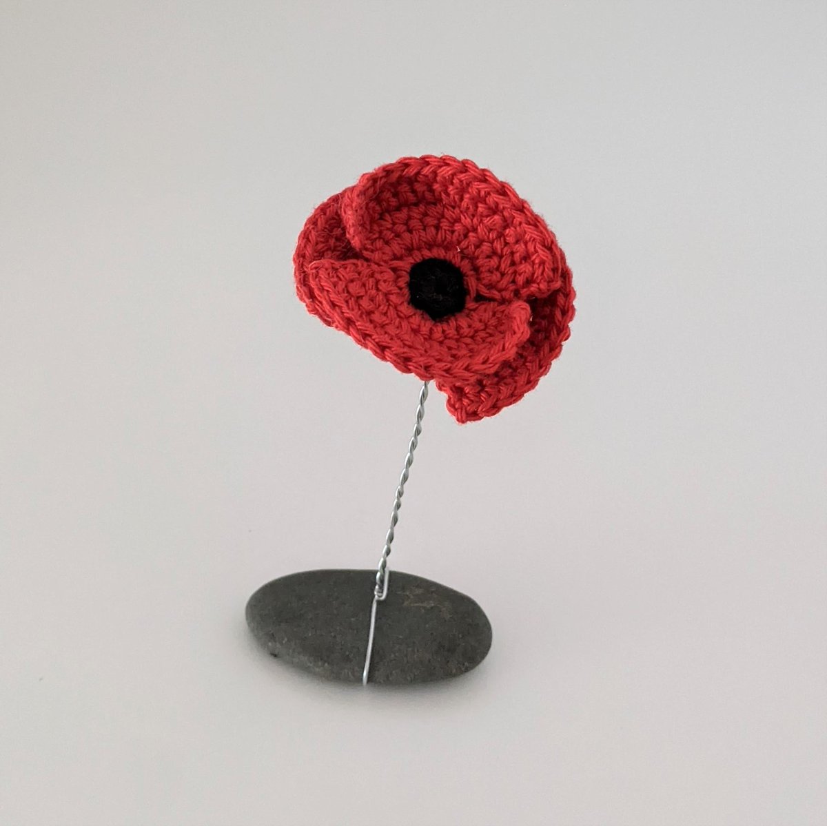 revecoton's tweet photo. Coquelicot sur petit galet !
#crochet #crochetaddict #crochetflower #faitmain #faitmainenfrance #handmade #homemade #decorationinterieur #deco #decoration #decoflowers #bohemianstyle #creation #creationfrancaise https://t.co/qu87VYbeB5