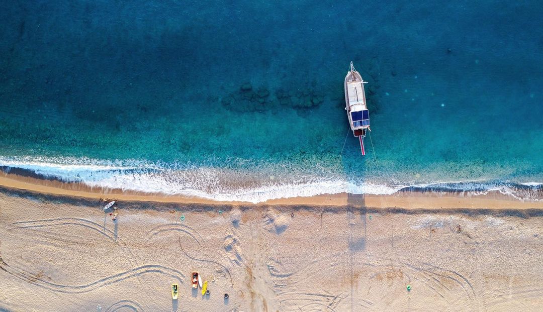 GoTurkiye's tweet photo. Çıralı in Antalya is calling for sun-seekers with its far-flung coves and shores. Will you heed the call and bliss out in this Turkish Riviera hot spot? #Antalya

📸 IG: enesblacksmith https://t.co/3YPiqj2VJj