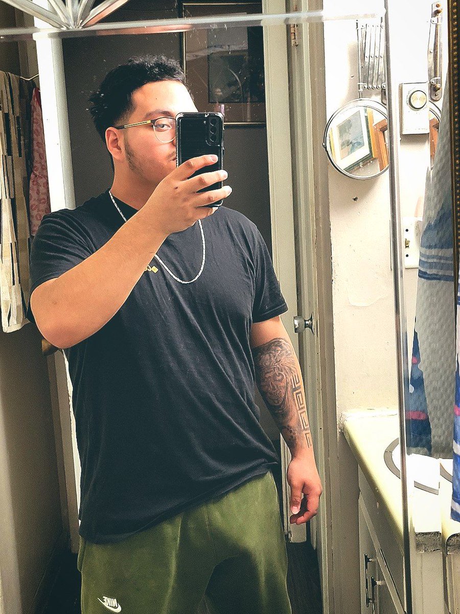Daddy_noe69's tweet photo. I don't got motivation, but I got MOTION. 👽 https://t.co/4kWvQCJYAx