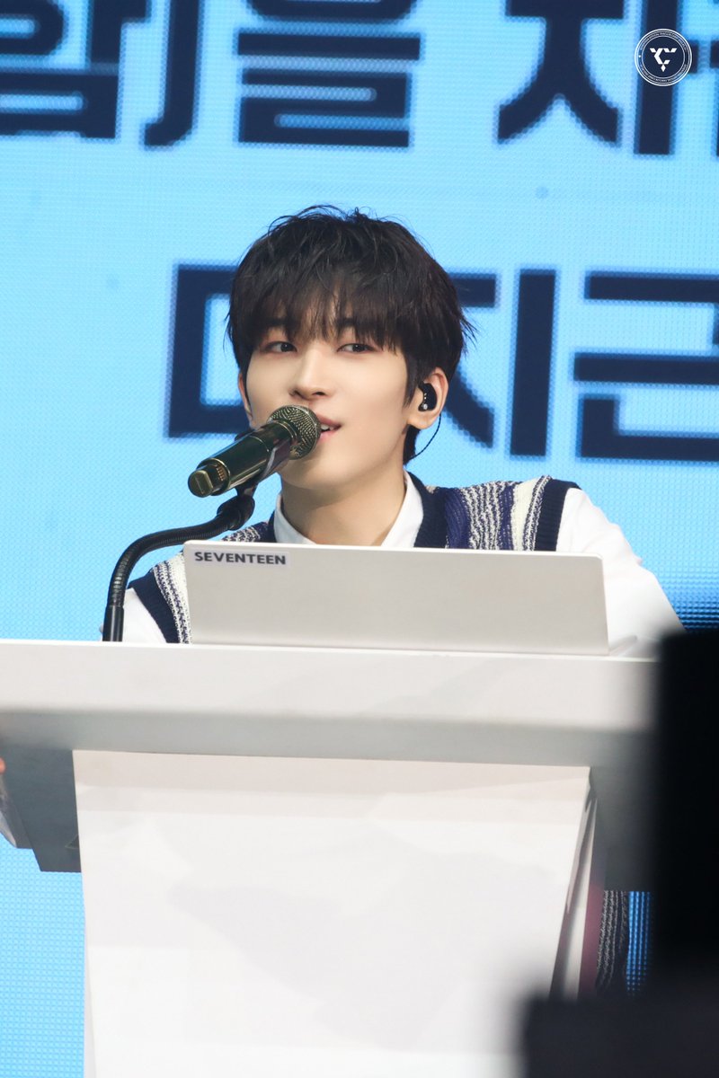 wonubliss's tweet photo. Wonwoo in Caratland https://t.co/mWKi6Q2EnG