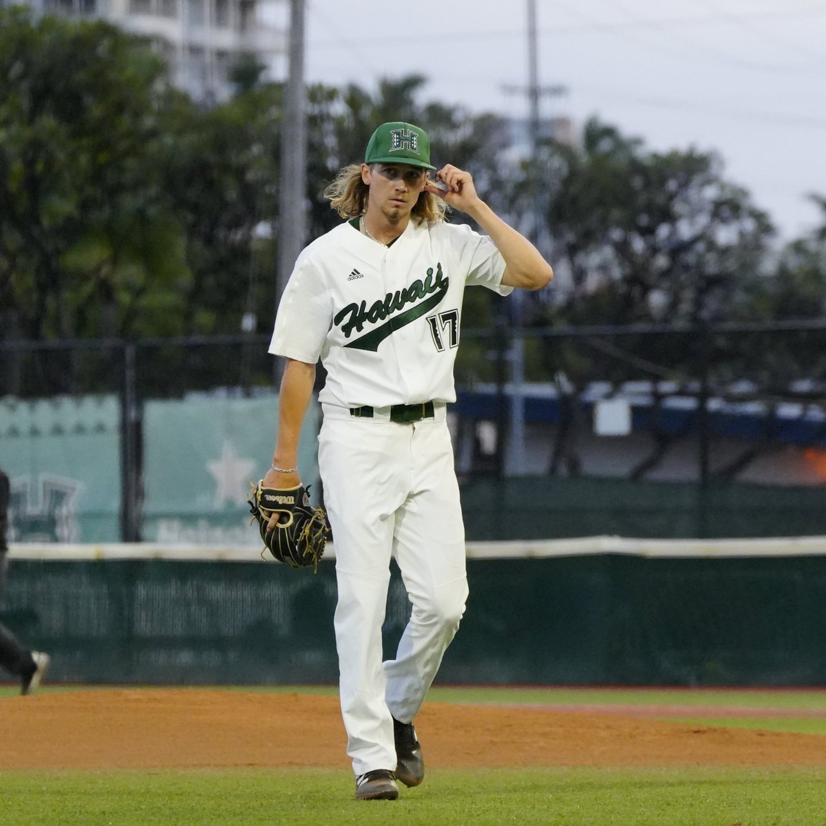 HawaiiBaseball's tweet photo. Friday night stuff from our guy Harry 😤

7.0 IP, 1 H, 1 R, 1 BB, 8 K

#GoBows https://t.co/kuIhiPtdcG