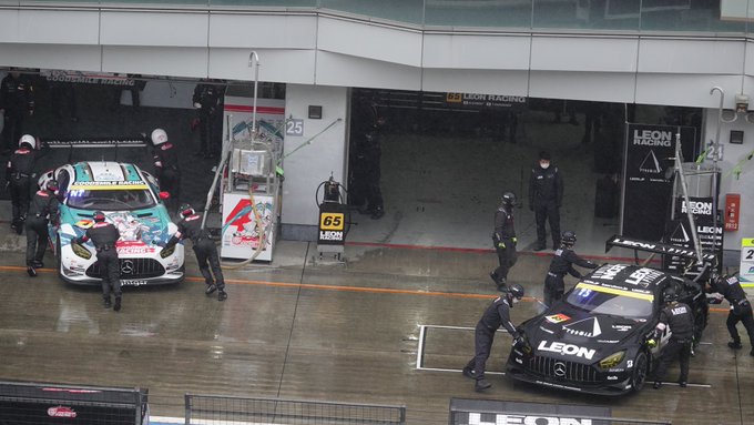 今年も永遠のライバル、ミクセデスとLEON #fightgsr #SUPERGT 