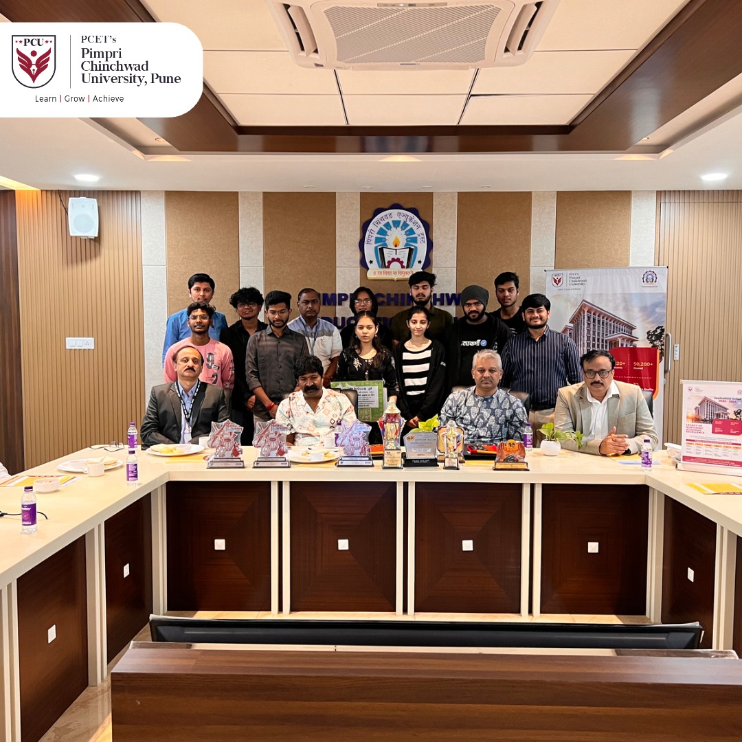 PCUPuneOfficial's tweet photo. Dr Girish Desai, Executive Director PCET, Pune felicitating The Chief Guest  𝐇𝐨𝐧. 𝐒𝐡𝐫𝐢. 𝐏𝐫𝐚𝐯𝐢𝐧 𝐓𝐚𝐫𝐝𝐞- Film Director, Actor, Script Writer &amp; Producer. at our Pimpri Chinchwad University (PCU) Campus

#PCET #PCU #PCCOE #PCCOR #PCUPUNE #NationalSeminar #PravinTarde https://t.co/xVz0gg38hF