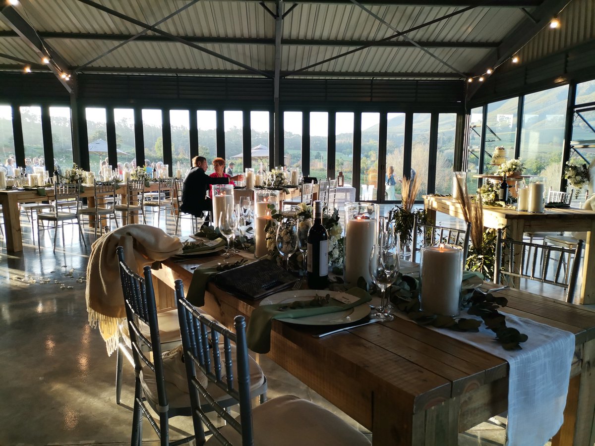 LePommierWines's tweet image. Book your #wedding #corporatefunction #party at our Vineyard Barn venue overlooking our vineyards and the Simonsberg mountains. Contact us today for more info gm@lepommier.co.za