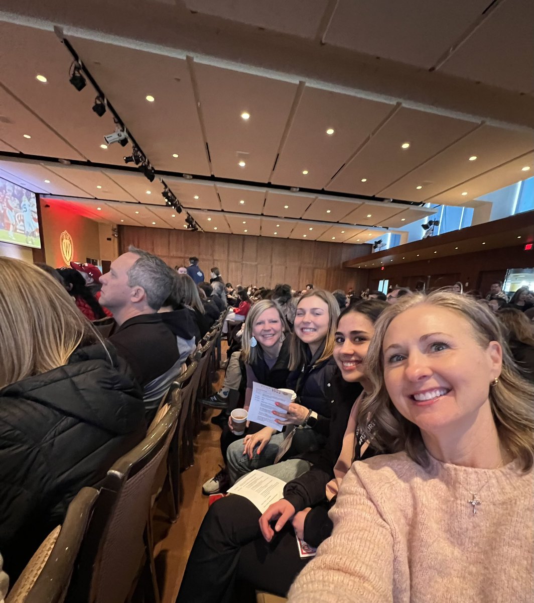 CarrieEkertHaakenson tweet media