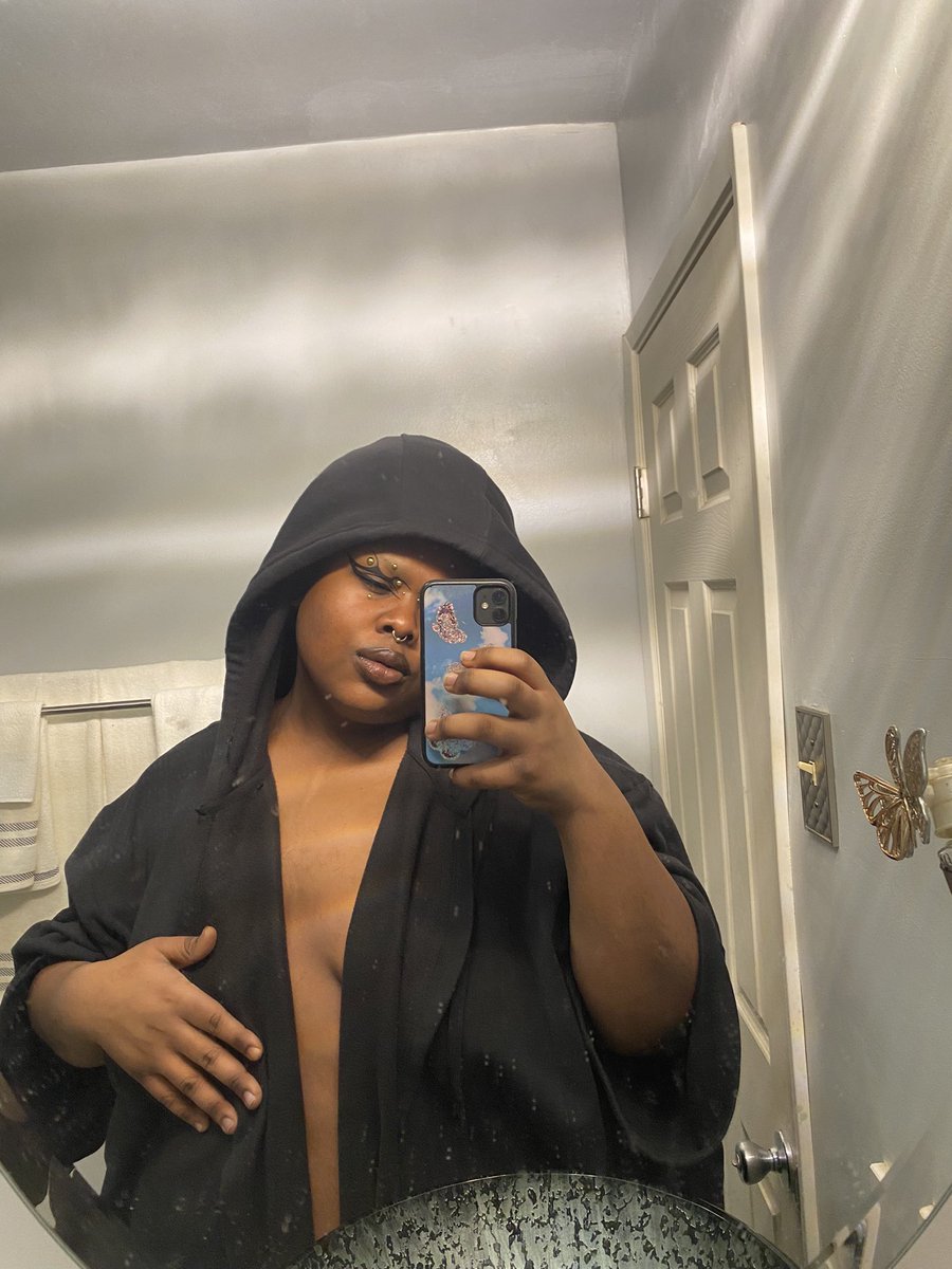 stayservinlooks's tweet photo. A raven reborn https://t.co/okwrZNGCvV