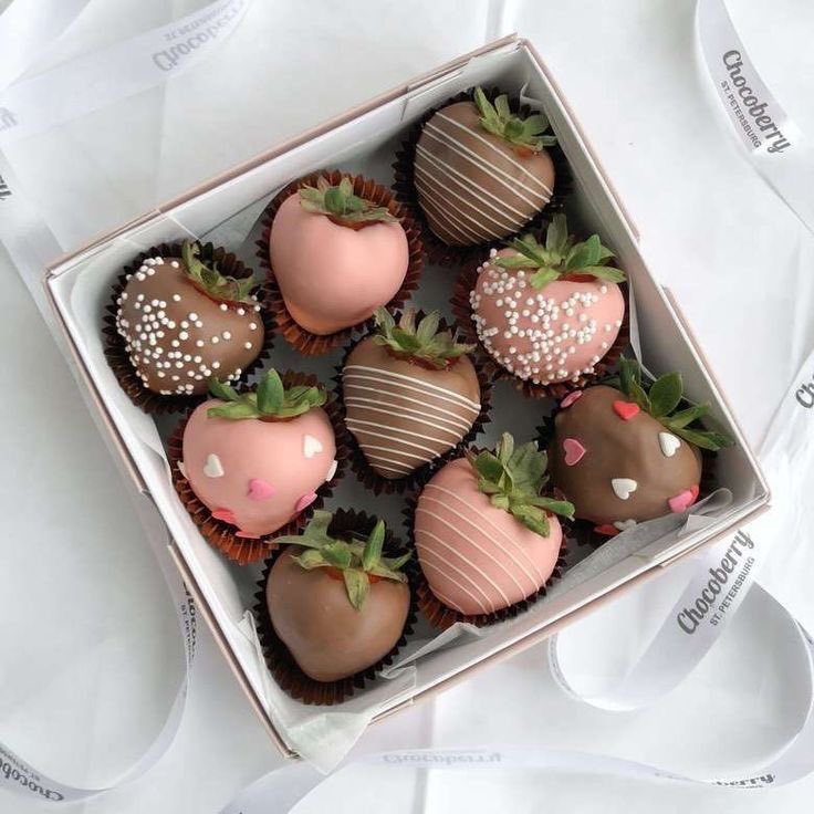 jeniemu's tweet photo. @suoodam SJSKSJSK oke! Stop flattering me already x___x♥︎ here’s your chocolate soodamie! Please eat deliciously 🥺♥︎ https://t.co/svoo2LQ8bv