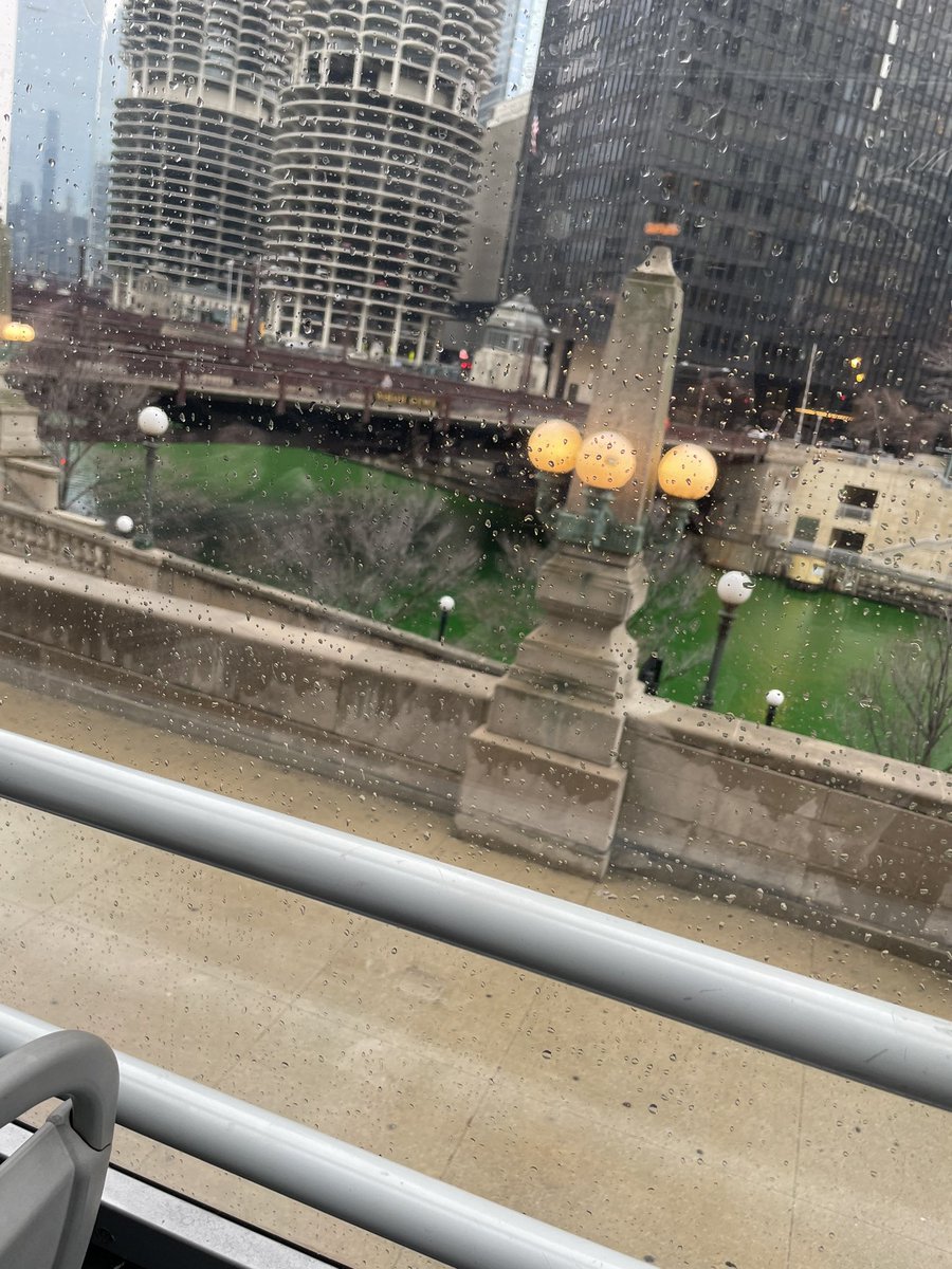 MEDINA_UNIVERSE's tweet photo. 5 day vacation in Chicago was amazing. ❄️Cold as hell #Chicago #windycity #StPatricksDay2023  #vacation https://t.co/v0GRAwLIjn