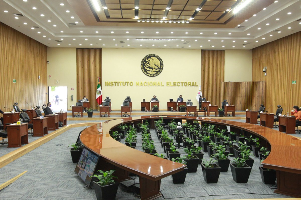 #Nacional Da la #SCJN revés al #PlanB, otorgan suspensión al #INE
bit.ly/3z7MCAO