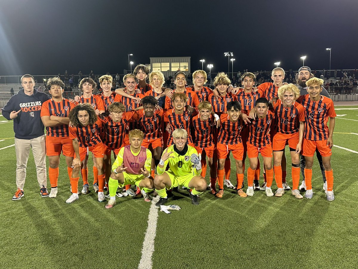 j_wo24's tweet photo. @GrizzFC are Bi-District Champs!! Onto Round 2! #TPW @LISDActivities @LISD_AD https://t.co/dNfr3k5FSo