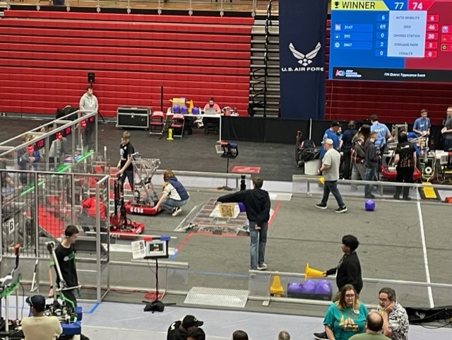 Castle6498's tweet photo. Practice rounds ✅ Pit set up ✅ See you tomorrow at the @FIRSTINRobotics Tippecanoe District Event! #FINFAM #omgrobots #morethanrobots #castlerobotics #castleknights
#CHARGEDUP #FIRSTENERGIZE #INWLA @FRCTeams https://t.co/81PsVa2slv