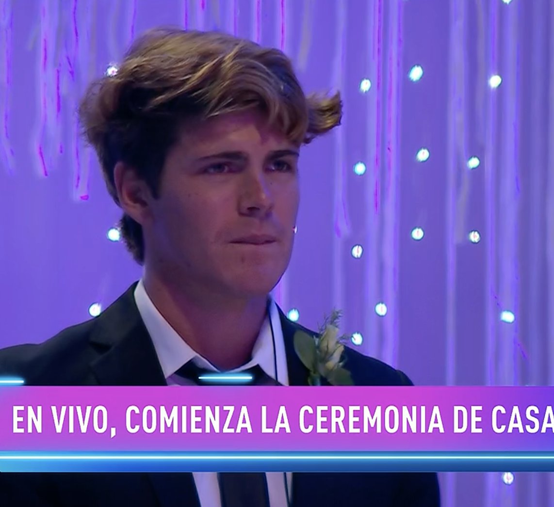 Uno que me mire asi desde el altar