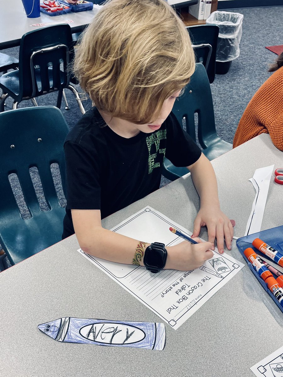 mandy_biros's tweet photo. These 1st graders @EddinsElem are all about respecting differences! 🖍️#TheCrayonBoxThatTalked #Respect https://t.co/1rUtNKqv7Q