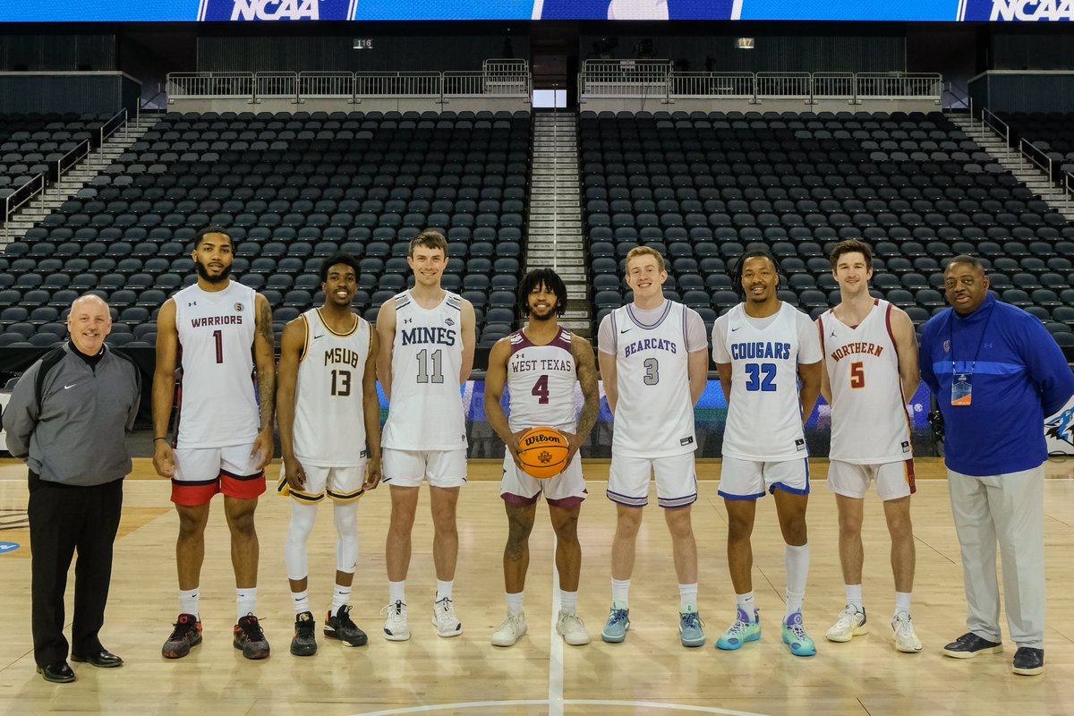 minesmbb's tweet image. 🐐 What a night. What a season. What a career 🏀

Sully, thank you for representing Mines the way you did and for all you contributed over your career in Golden!

📸 - David Arthur

#HelluvaEngineer