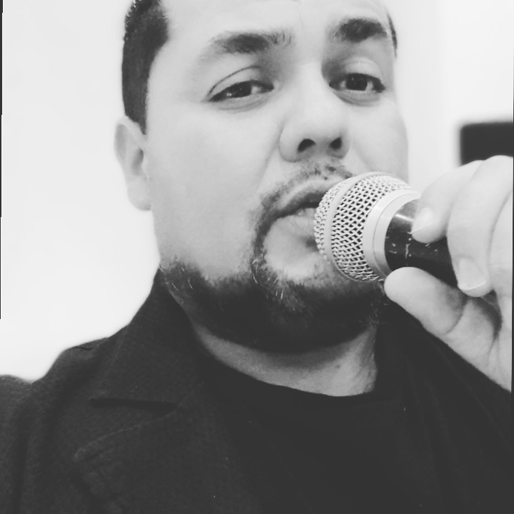 Cueje's tweet photo. 🎤 Saludos y excelente fin de semana. 🎙🎶 https://t.co/fbz72norcT