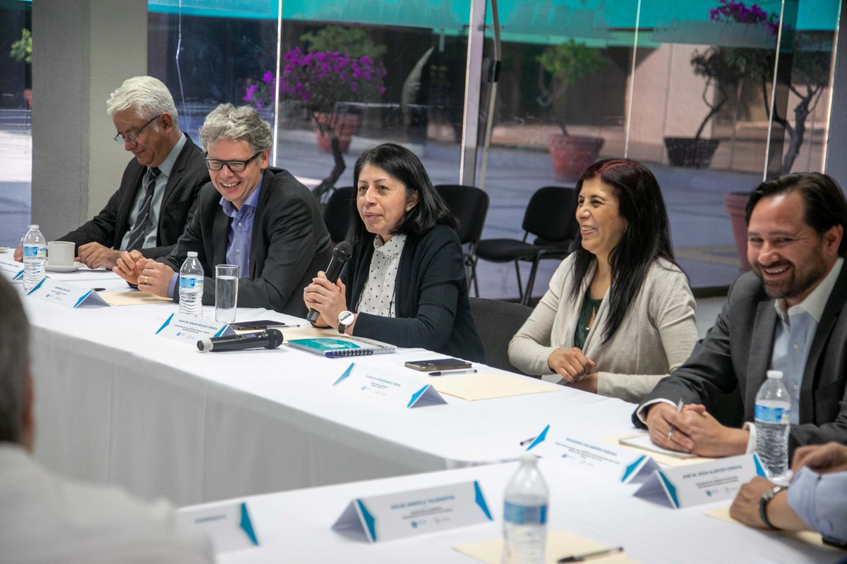 SenlOficial's tweet photo. Con el objetivo de resaltar la pertinencia académica alineada a la electromovilidad y la industria, se llevó a cabo la reunión entre rectores de diferentes instituciones educativas de nivel medio superior y superior https://t.co/q7m5XRllGx