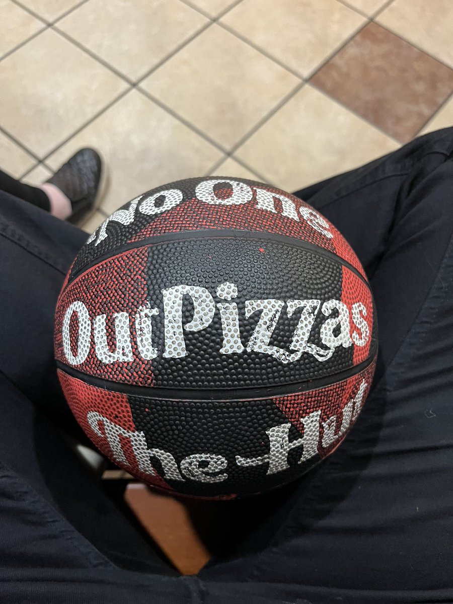 CandySlamberg's tweet photo. You know, they sell mini basketballs for $7 at Pizza Hut right now https://t.co/E0aH1GI8zi