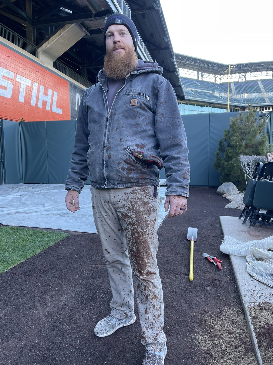 CREEDY95's tweet image. Irritation Friday or jackhammer Friday? #irrgationleak #bullpen #firsttimeforeverything #13daystillopeningday #fridayfun