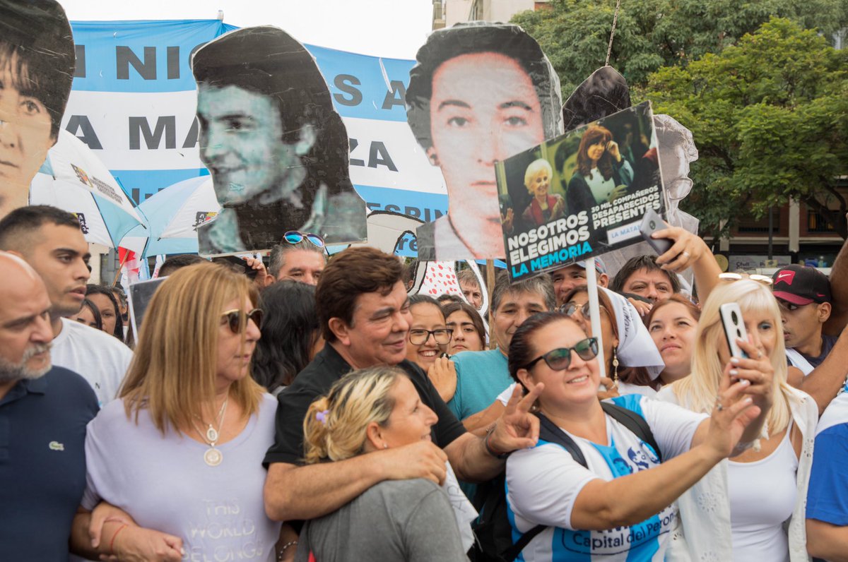 FerEspinozaOK's tweet photo. Volvimos a encontrarnos en la Plaza junto a una marea de jóvenes para recordar a las y los 30 mil desaparecidos y mantener vivo el reclamo de Memoria, Verdad y Justicia. https://t.co/8I0pasAmhn