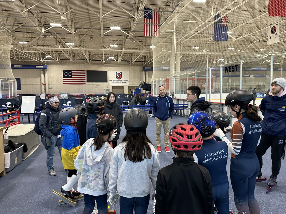 ClubElmbrook's tweet photo. Elmbrook School District Speedskating Club is 2⃣️years old!
Thank you @usspeedskating for visiting our last training of the winter season. We even held our mock-up race on the US Speedskating Short Track Age Group Nationals venue! @ElmbrookSchools https://t.co/5mvXiL0qMD