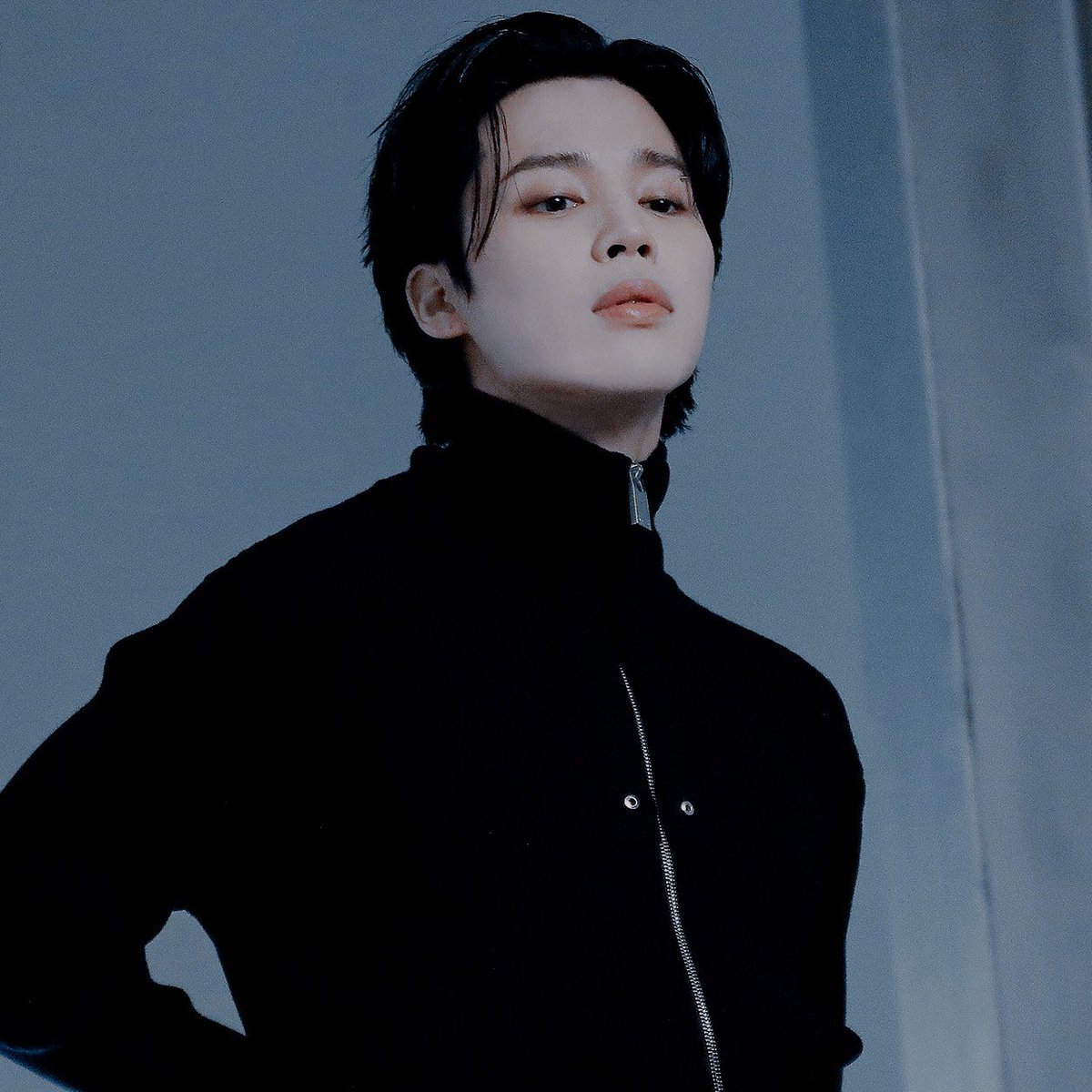 mingischarts's tweet photo. Jimin set to take over the charts with ‘Face’ heading towards a #1 on the Billboard 200. This would mark his first ever entry onto the chart.

“Like Crazy” is expected to perform as the lead promotional single with predictions placing it at #1 on the Hot 100. https://t.co/MvP8TmrerT