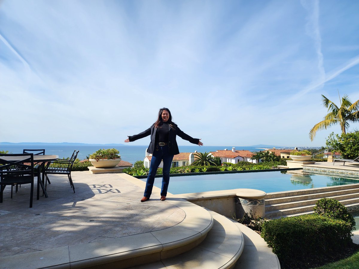 It stopped raining...we can see the view again. Yeah

#newportcoast #designbuild #onestopshop #womeninconstruction #womenindesign #womeninarchitecture #femalecontractors #womenentreprenuers #luxuryliving #luxuryhomes #dreamhome #homeremodel #customhomes