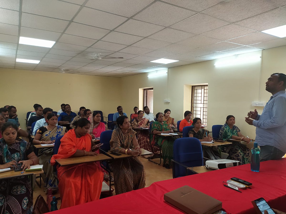 OdishaFisheries's tweet photo. 15days on campus #Training programme for BW fish #farmers on #skillupgradation is going on at BWTC, #Paradip. Progressive fish Farmer Sourav Biswal Shared his experience with trainees.
@farddept @rajaaswain https://t.co/9s4f5cLdup