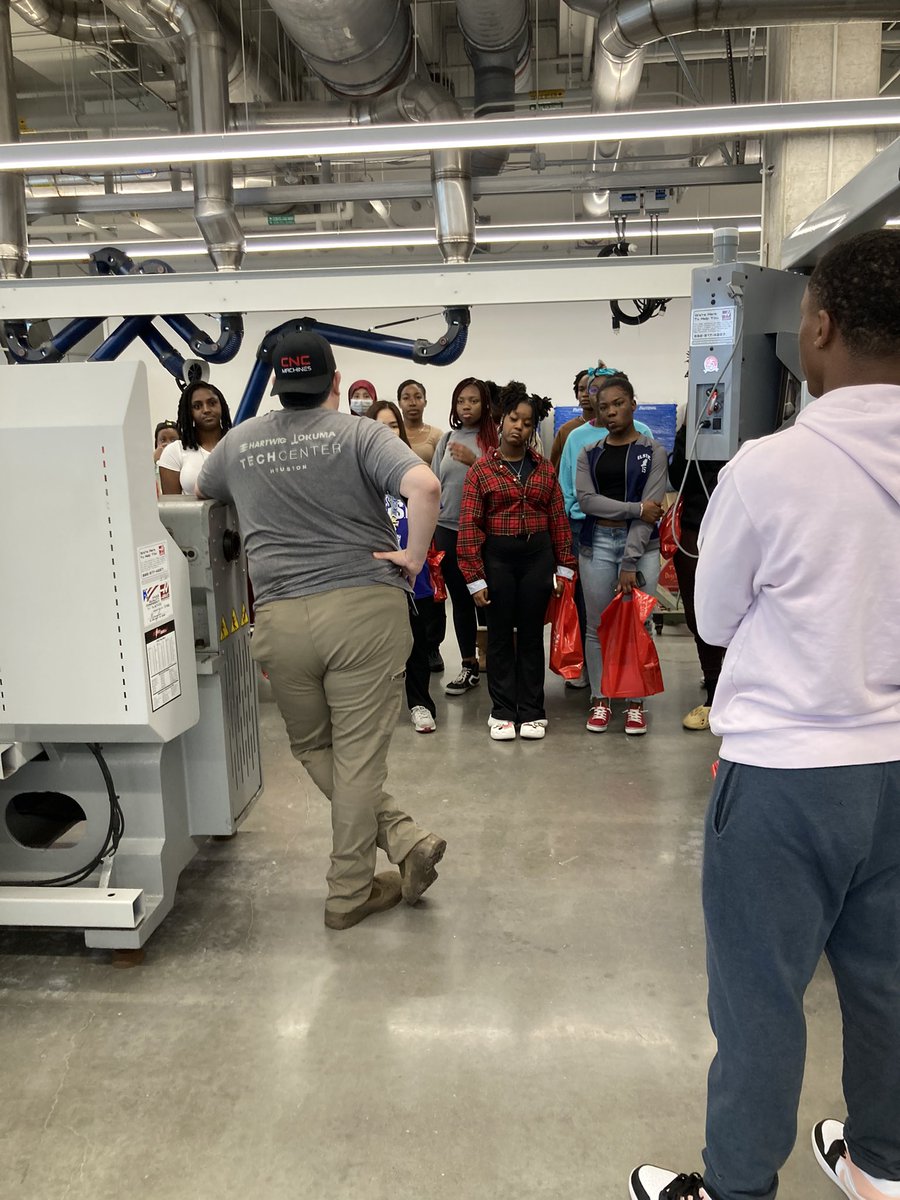 AliefCCC's tweet photo. Elsik Junior and Senior field trip to UH- Sugar Land and Wharton Community College. @ElsikHighSchool @Elsikcounselors https://t.co/PICHMLrjZ3