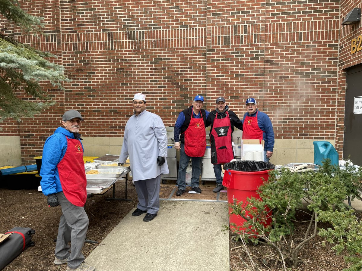 RGawronski's tweet photo. Thank you @SPOCParkRidge and its Apostolate of Women for co-hosting tonight’s Fish Fry with @KofC Maria Council 4836.  It was fabulous! #Lent https://t.co/hQLgk2qWXW