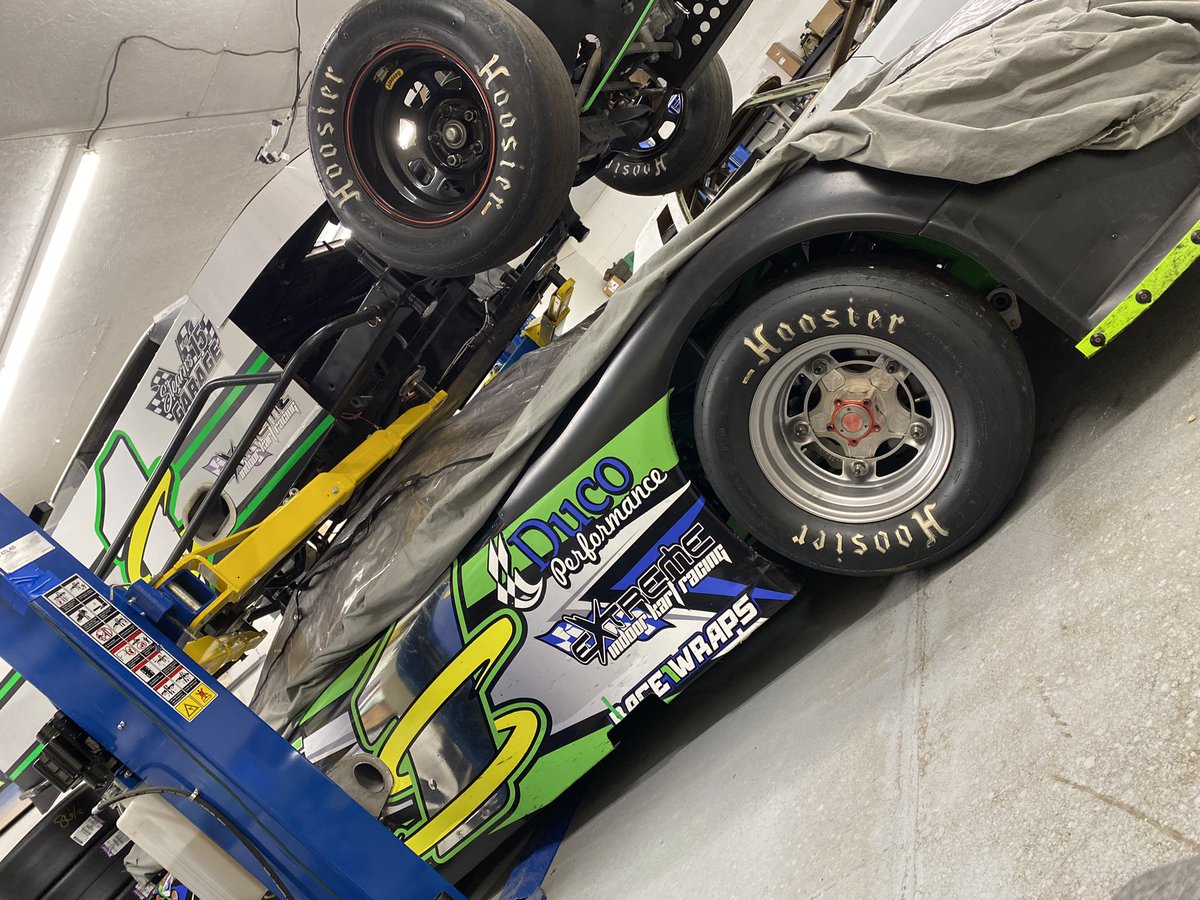 JonBeachRacing's tweet photo. It’s March madness and time to get some cars ready to hit the track. https://t.co/Xk1oeuREdE