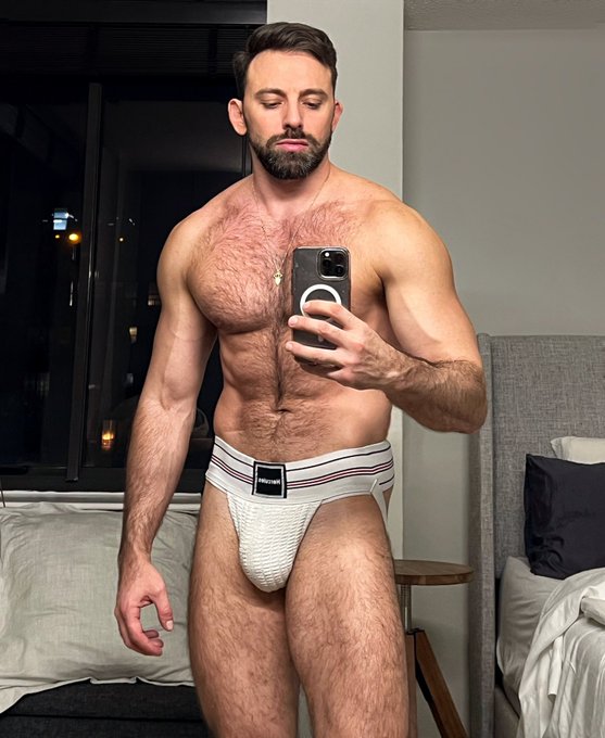 Friday night pump https://t.co/altej6LIVN