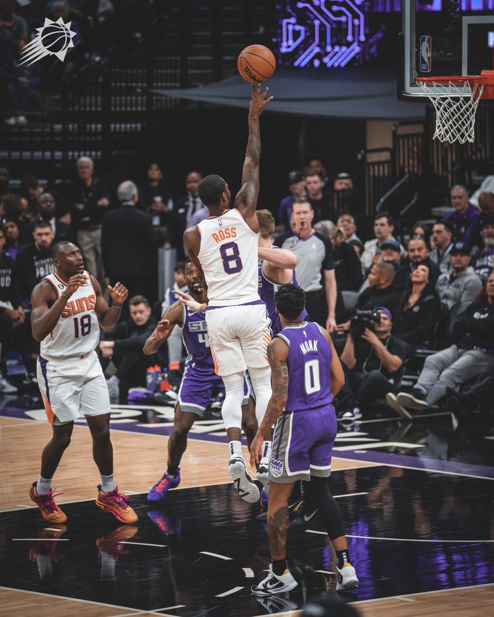 Bringing the energy off the bench. ⚡

14 for Jock and 12 for Terrence in the first half.