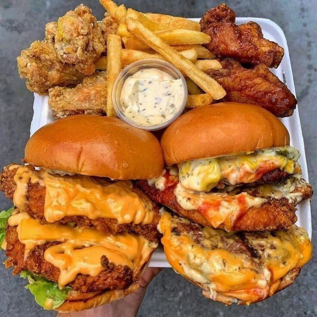 FoodPleaser's tweet photo. Damn this looks good https://t.co/Sr2T4K7gBT