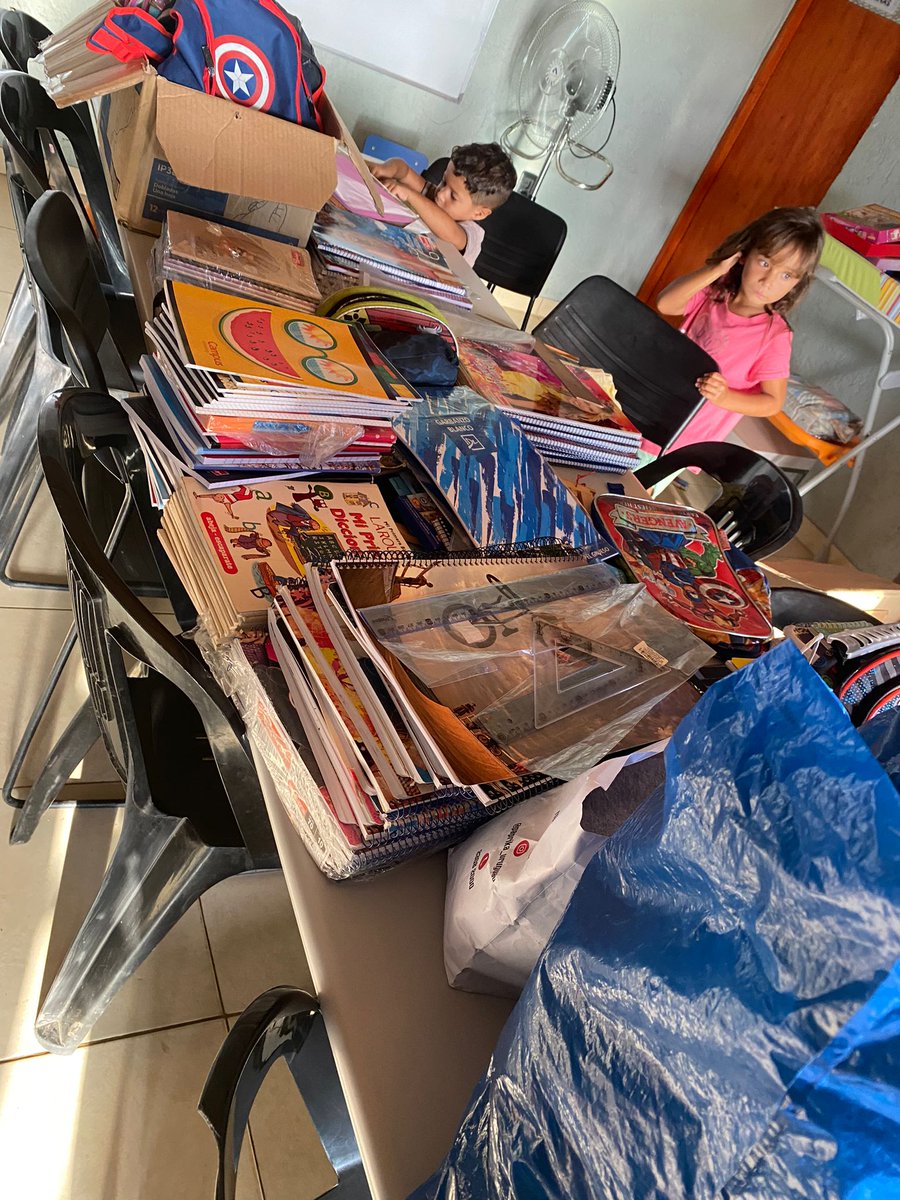PB_CAP's tweet photo. El sábado estuvimos en Merendero Pan de Vida colaborando con los más peques en su vuelta a clase tremendo el trabajo de esta gente, gracias por recibirnos tan bien y por la gran mano que dan al barrio
Gracias también a cada uno que se arrimo a donarnos útiles,entre todos se puede https://t.co/baIiDRUE7Y