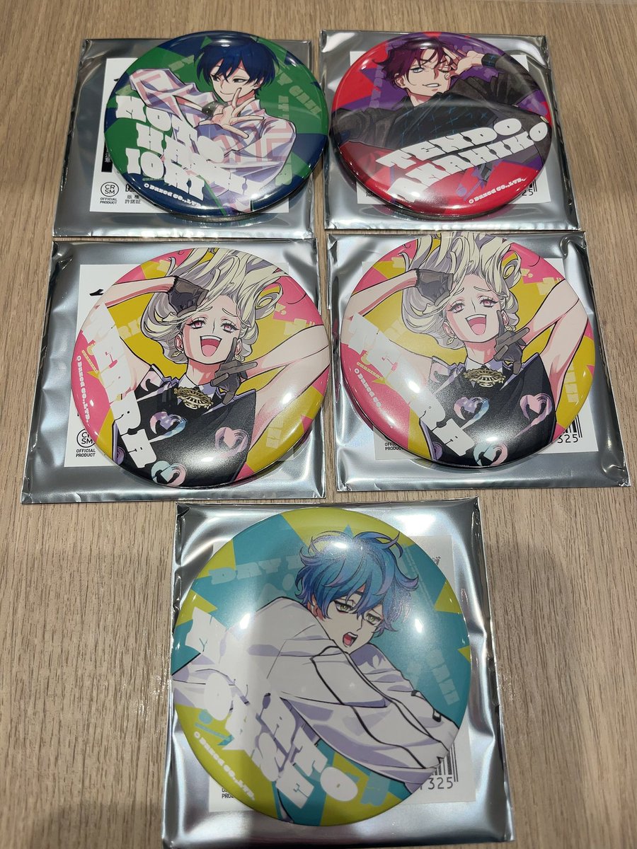 カリスマ　AJ アニメジャパン　缶バッチ　2ndシーズン　

求）理解＞ふみや 各1
譲）依央利、天彦、テラ2、大瀬

現地におります。特に退場時間等は決まっていないため、時間は交換が決まり次第ご相談させていただきます。