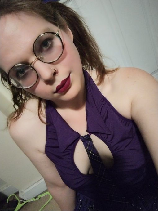 Revisiting a look I haven't worn in years ^~^ thoughts? What would you like to see me do in this? https://t<a href="/tag/tsa"class="tags"><span>#tsa</span></a>