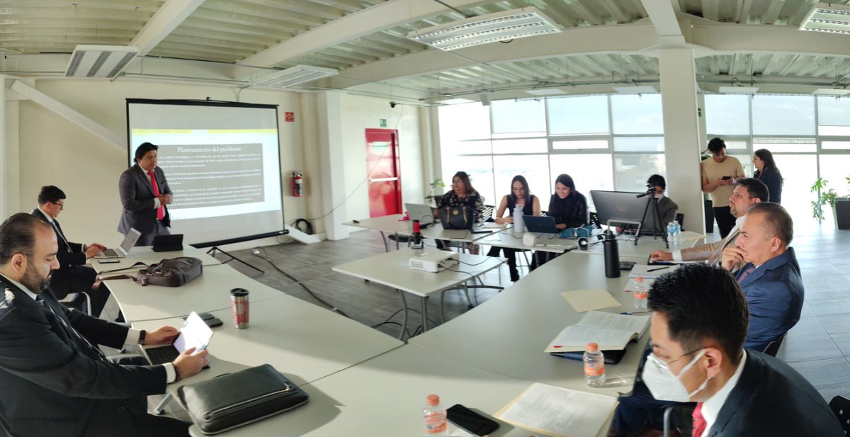 MyrnaGarciaMx's tweet photo. La #CODHEM, a través del #IIFDDHH, continúa su labor de profesionalización en #DDHH por medio de su Maestría en Derechos Humanos y Emergentes. https://t.co/R6mgZp0ai8