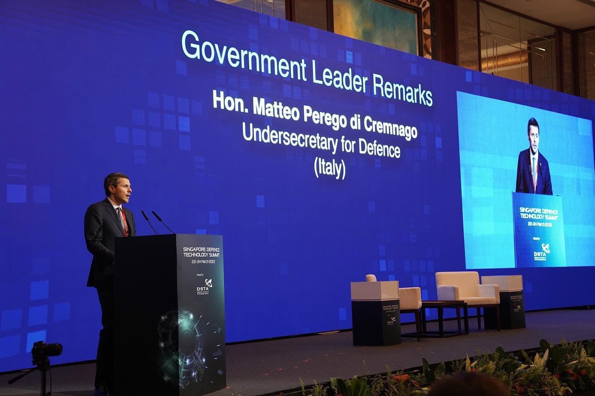 ItalyinSG's tweet photo. 🇸🇬🤝🇮🇹Visit to #Singapore of U/S for Defence @matteoperegodic, speaker at #sgtechsummit with a delegation of @segredifesa
Discussing digital dual use technologies and our strategic partnership with DPM @LawrenceWongST, DM @Ng_Eng_Hen and SMS HENG CHEE How. https://t.co/FPfXpFMNwv