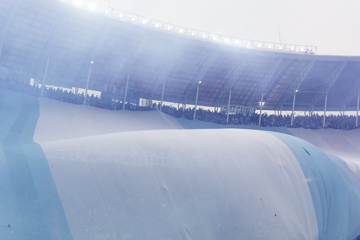 RacingSocios's tweet photo. Solo vos y yo comprendemos este amor...

¡Felices 120, Academia!  💙🤍

#Racing120 https://t.co/Z34HMoLsbm