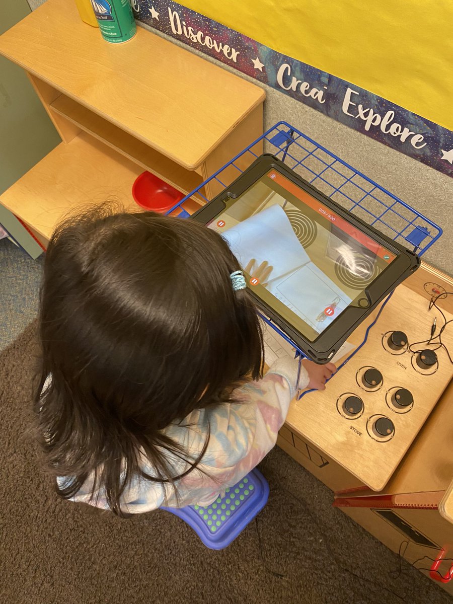 Kinder students use @Seesaw to read their pattern books stories they have authored! #innovatingplay #RSDTeachLead #RSDPride #kinderchat