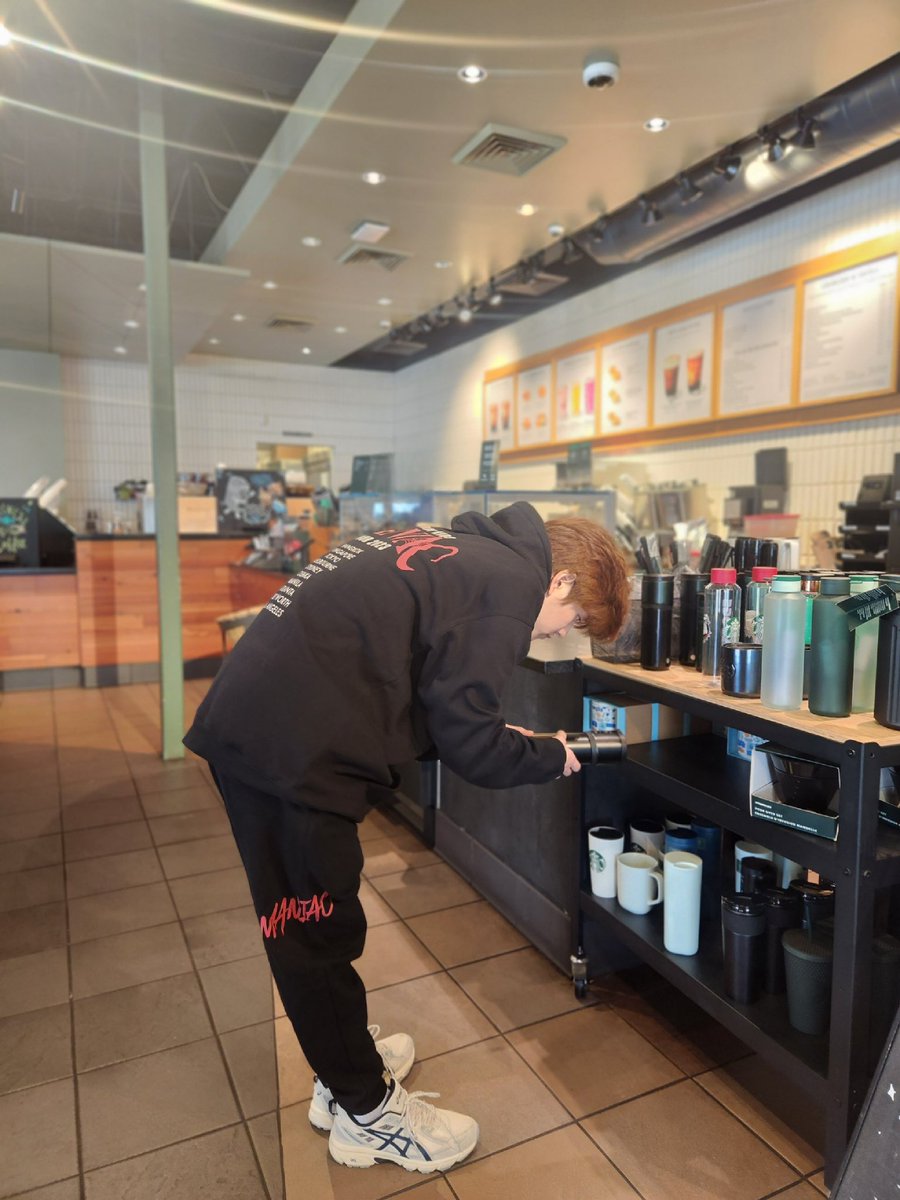 0325journals's tweet photo. CRYINGGGGG 🐶🫧 “ㅋㅋㅋㄱㅋㄱㅋㄱㅋㄱㄱㅋ i’m… i’m… a stray kids member… 😅” https://t.co/I4y5xMxlFD