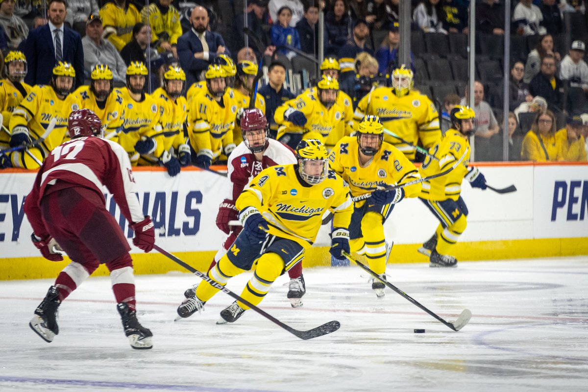 B1GHockey's tweet photo. #B1GHockey teams moving on to the next round: 

⚪ @GopherHockey 
⚪ @OhioStateMHKY 
⚪ @PennStateMHKY 
⚪ @umichhockey 
🔘 ALL OF THE ABOVE https://t.co/m3mAt18nQA