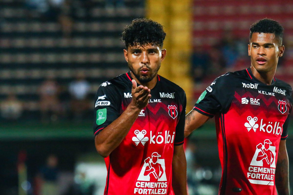⚽️ <a href="/Johan_VenegasCR/">Johan Venegas Ulloa</a> y el 2-0 de la noche 🫶🏻