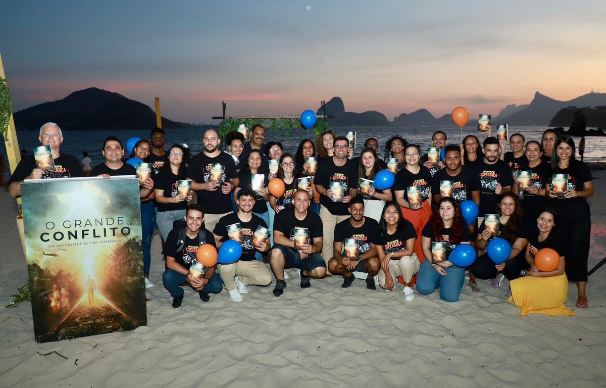 MichaelValenca's tweet image. Bairro de Icaraí em Niterói é impactado com livros "O Grande Conflito". A ação missionária foi promovida pela Associação Rio Fluminense através de seus colaboradores.